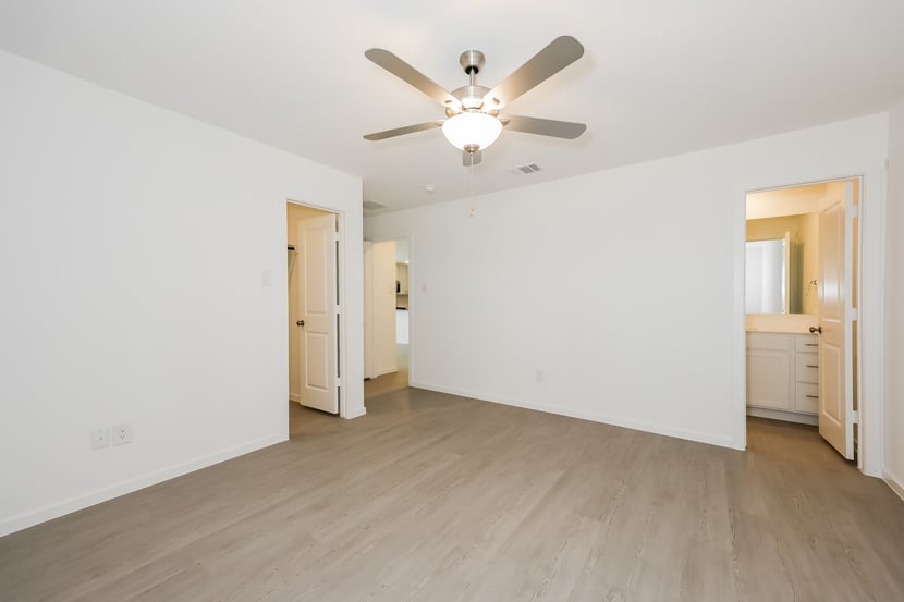 10-photo-Main-Bedroom-001597eb-2a3d-49b9-9487-389ed0835933